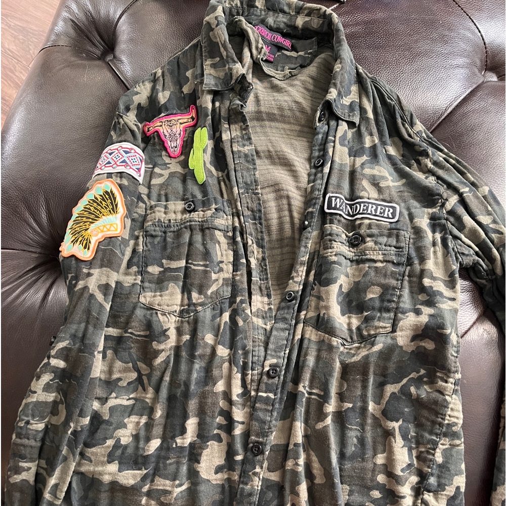 Super cute rock and roll Denim patch button up